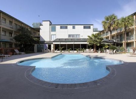Amerihome Inn & Suites Houston Airport North Ngoại thất bức ảnh