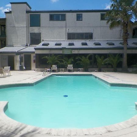 Amerihome Inn & Suites Houston Airport North Ngoại thất bức ảnh